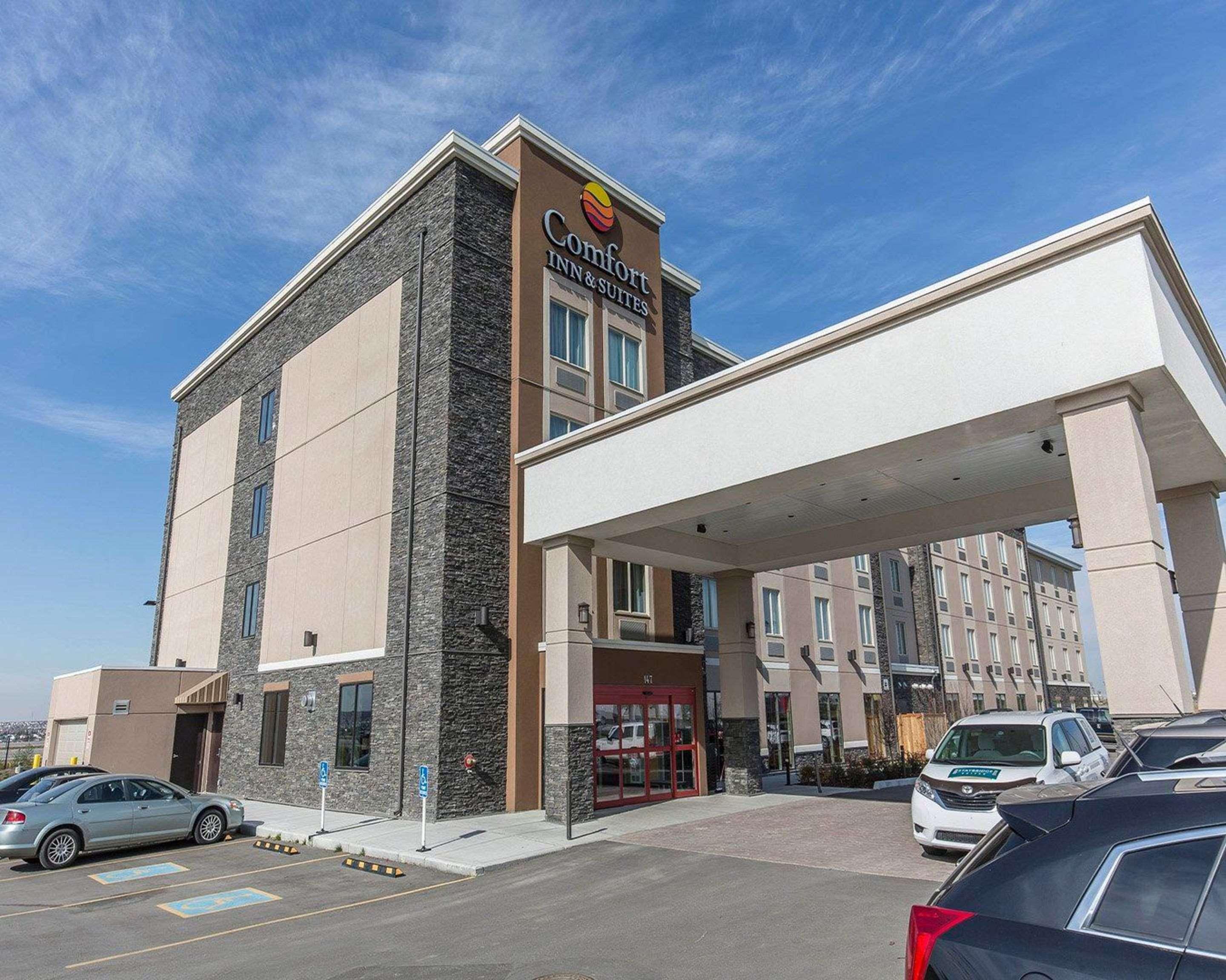 Comfort Inn & Suites Airport North YYC Kültér fotó