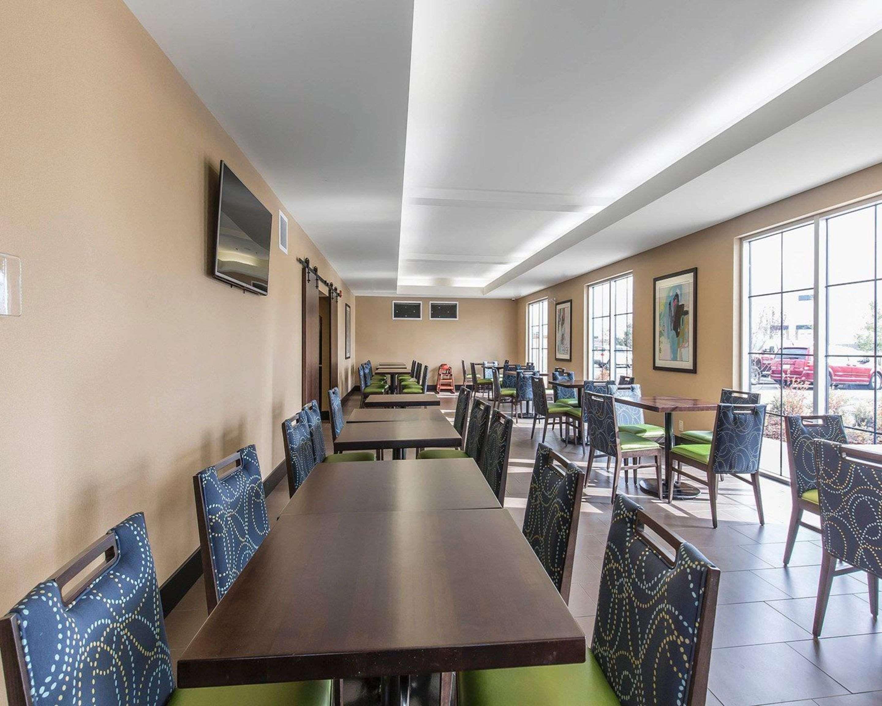 Comfort Inn & Suites Airport North YYC Kültér fotó