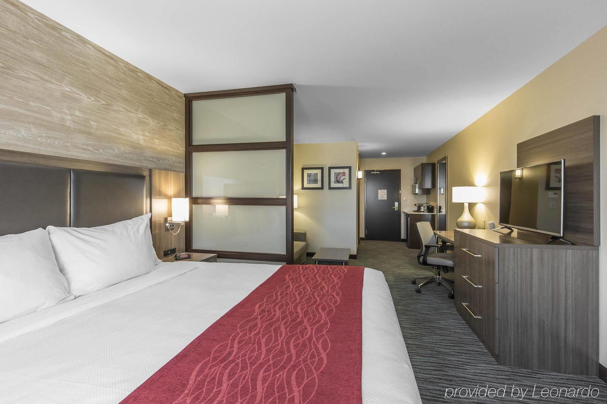 Comfort Inn & Suites Airport North YYC Kültér fotó